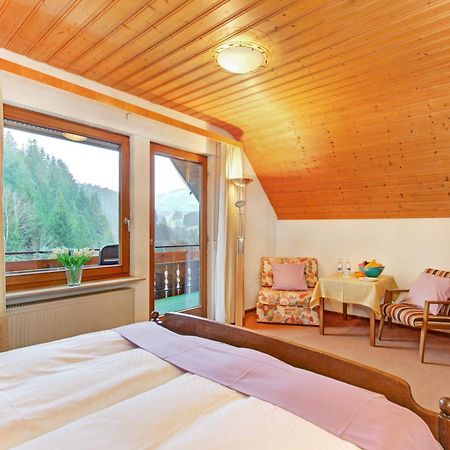 Decker'S Bio Hotel Zum Lamm Baiersbronn Bagian luar foto