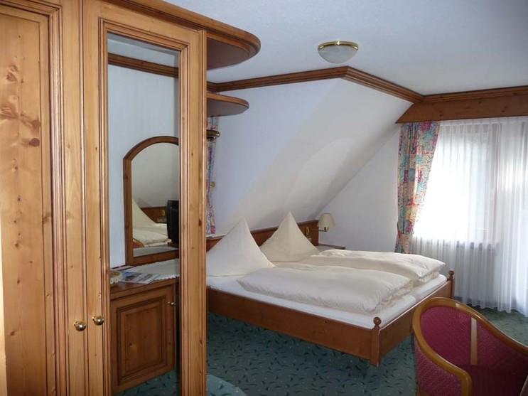 Decker'S Bio Hotel Zum Lamm Baiersbronn Bagian luar foto