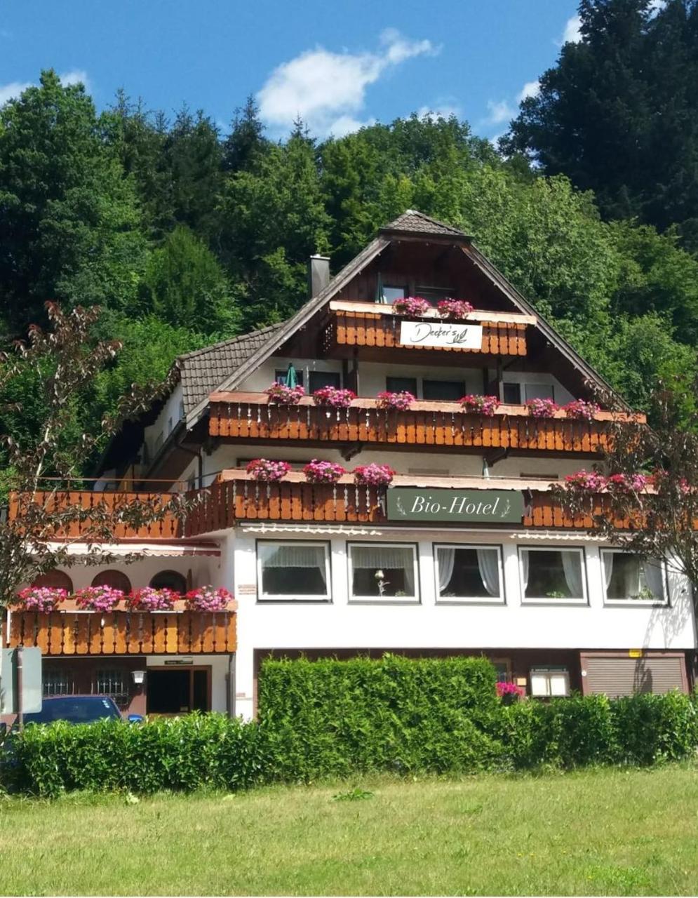 Decker'S Bio Hotel Zum Lamm Baiersbronn Bagian luar foto